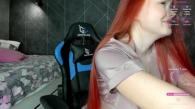 Snapshot of Red_FoxGirl chatting on October 2025 05:31:02 PM Red FoxGirl online show from October 2025 05:31:02 PM