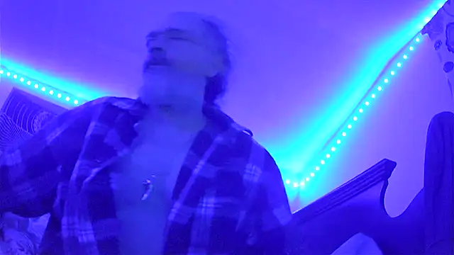 HippieDad333 online show from December 2025 01:35:02 AM