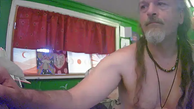 Snapshot of HippieDad333 chatting on June 2026 10:53:02 AM HippieDad333 online show from June 2026 10:53:02 AM