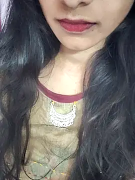 Snapshot of Queen-Bee143 chatting on February 2026 06:50:01 AM Queen-Bee143 online show from February 2026 06:50:01 AM