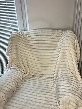 Ruby-Black online show from October 2025 09:30:01 AM