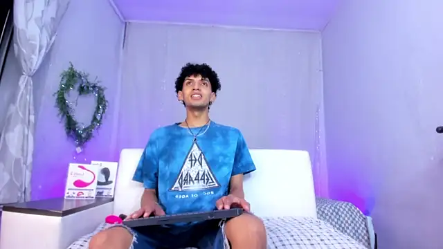 Snapshot of josesweet_ chatting on October 2025 06:49:02 PM josesweet  online show from October 2025 06:49:02 PM