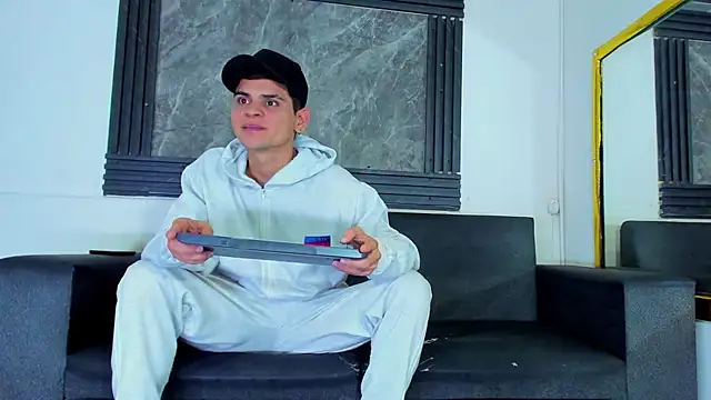 liam coleman25 online show from February 2026 04:41:02 AM