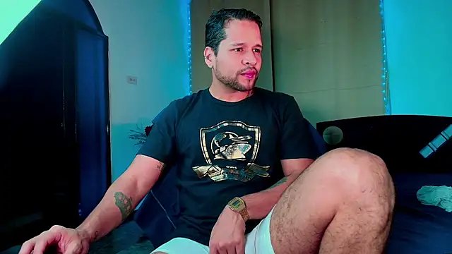 LucasGaeel online show from November 2025 06:37:01 AM