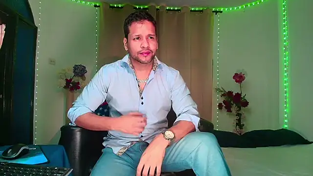 LucasGaeel online show from February 2026 12:59:02 PM