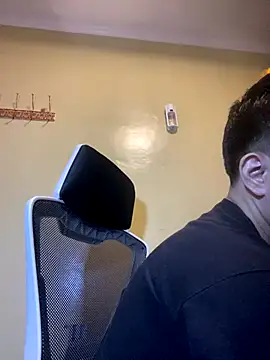 Snapshot of asian_guy_69 chatting on December 2025 02:33:01 PM asian guy 69 online show from December 2025 02:33:01 PM