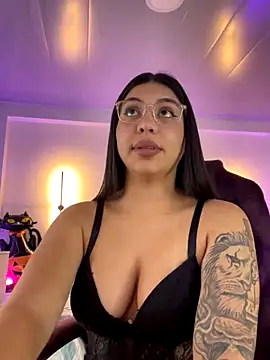 kloe28 online show from October 2025 11:40:01 AM