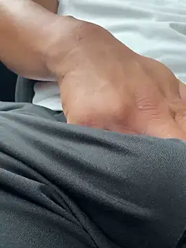 queen slave1221 online show from October 2025 04:40:01 AM