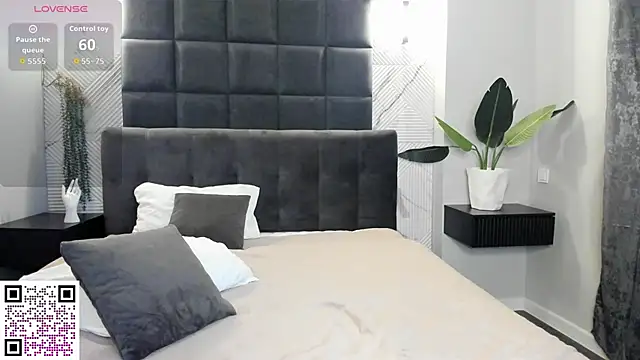 Michelle Murray online show from November 2025 01:11:01 AM