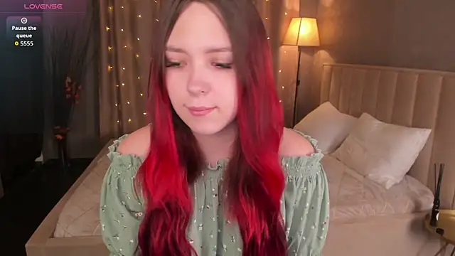 Monica  Queen online show from October 2025 05:30:02 AM