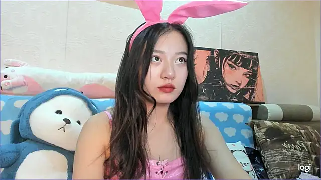 moonglow  online show from October 2025 03:45:01 PM