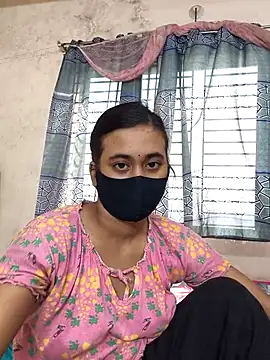 Snapshot of Love_Queen11 chatting on October 2025 08:33:02 AM Love Queen11 online show from October 2025 08:33:02 AM