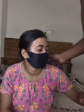 Snapshot of Love_Queen11 chatting on November 2025 07:54:01 AM Love Queen11 online show from November 2025 07:54:01 AM