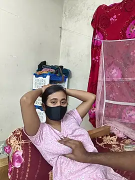 Snapshot of Love_Queen11 chatting on November 2025 05:03:01 PM Love Queen11 online show from November 2025 05:03:01 PM