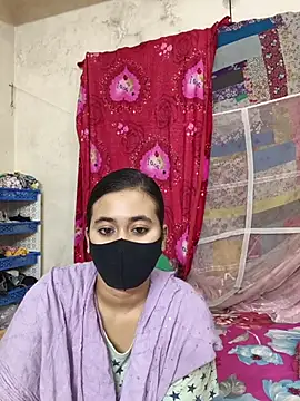 Snapshot of Love_Queen11 chatting on November 2025 04:28:01 PM Love Queen11 online show from November 2025 04:28:01 PM