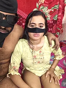 Snapshot of Love_Queen11 chatting on November 2025 04:33:01 PM Love Queen11 online show from November 2025 04:33:01 PM