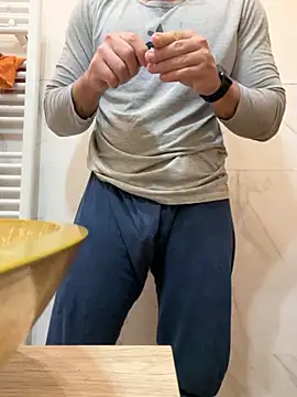 Italianofirenze online show from October 2025 09:15:01 PM