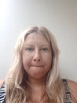 tania19999 online show from September 2025 11:30:02 PM