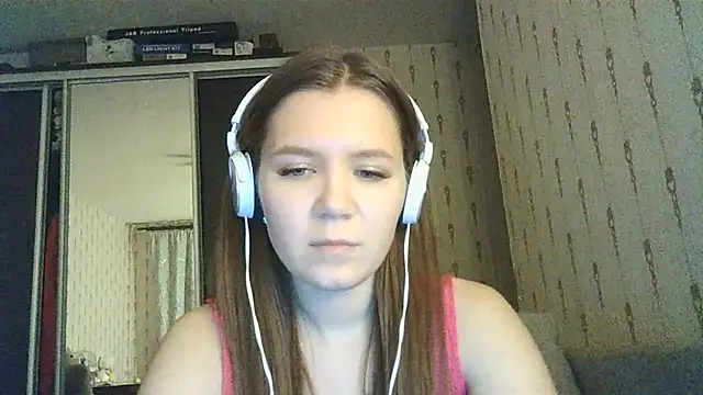 Kalivess online show from October 2025 08:05:01 PM