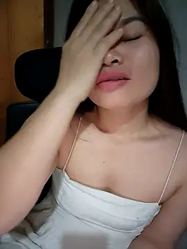 Snapshot of Meoweo_23 chatting on November 2025 09:48:01 PM Meoweo 23 online show from November 2025 09:48:01 PM