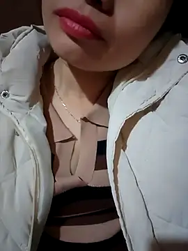 Snapshot of Meoweo_23 chatting on November 2025 02:28:01 PM Meoweo 23 online show from November 2025 02:28:01 PM