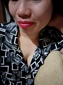 Snapshot of Meoweo_23 chatting on December 2025 08:37:02 PM Meoweo 23 online show from December 2025 08:37:02 PM