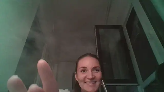 Tavrisse online show from October 2025 03:52:01 PM