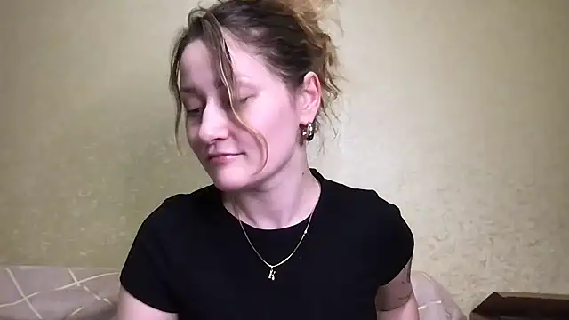 Snapshot of Veyriona chatting on November 2025 05:33:02 PM Veyriona online show from November 2025 05:33:02 PM