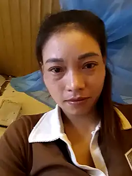 Snapshot of Phiny_xx chatting on October 2025 10:03:02 AM Phiny xx online show from October 2025 10:03:02 AM