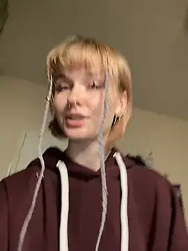 Snapshot of Paradoxy_ chatting on April 2026 08:57:02 PM Paradoxy online show from April 2026 08:57:02 PM