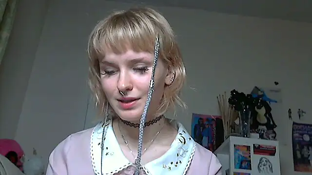 Snapshot of Paradoxy_ chatting on May 2026 07:55:02 PM Paradoxy online show from May 2026 07:55:02 PM