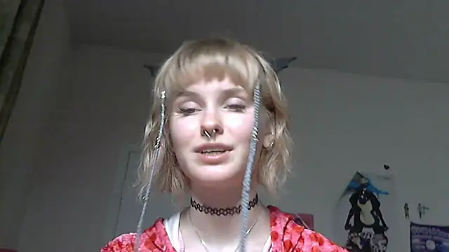 Snapshot of Paradoxy_ chatting on May 2026 08:28:02 PM Paradoxy online show from May 2026 08:28:02 PM