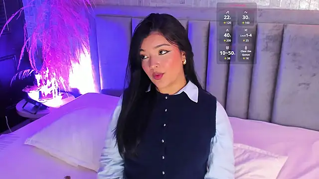 EmmaBlossom online show from October 2025 07:33:01 PM