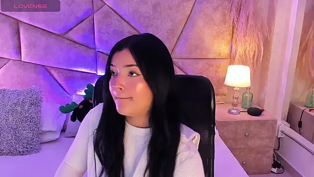 EmmaBlossom online show from November 2025 03:28:02 PM