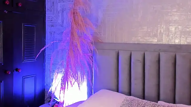 EmmaBlossom online show from November 2025 07:27:01 PM