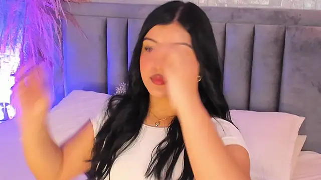 EmmaBlossom online show from November 2025 04:55:01 PM