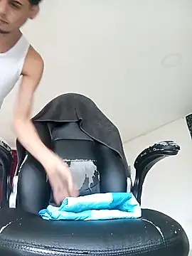 Snapshot of Pingasaboy20 chatting on November 2025 12:53:02 PM Pingasaboy20 online show from November 2025 12:53:02 PM