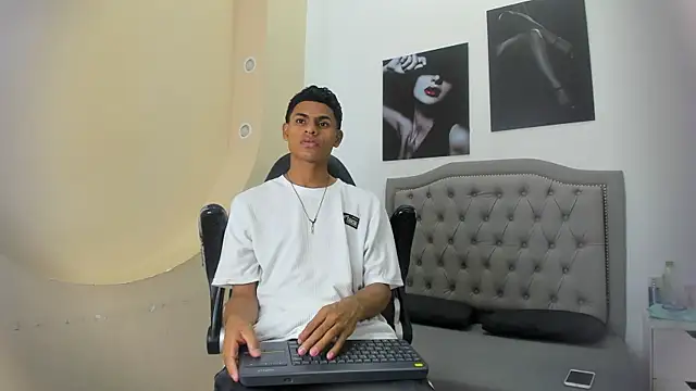 Snapshot of paull_cassidy chatting on November 2025 11:36:02 AM paull cassidy online show from November 2025 11:36:02 AM