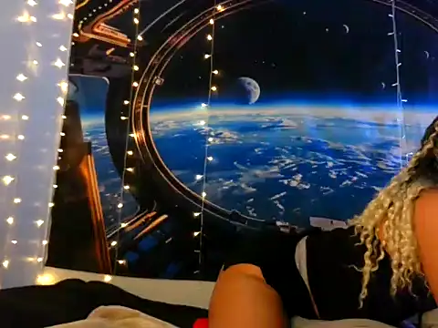 Snapshot of MrsToniTone chatting on December 2025 05:19:02 PM MrsToniTone online show from December 2025 05:19:02 PM