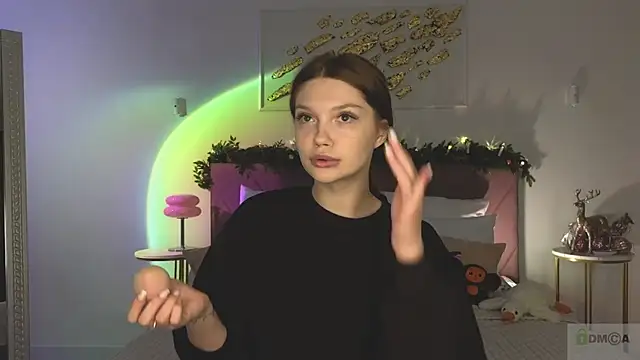 Nicole Broown  online show from January 2026 09:18:02 PM