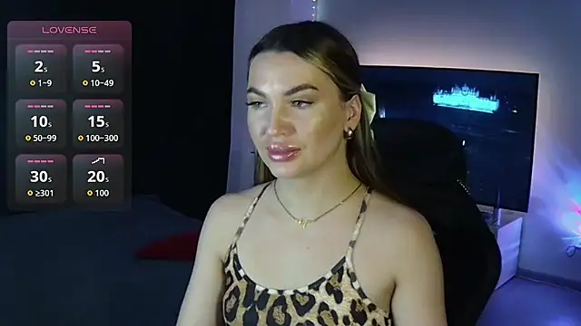 Snapshot of MissMaya__ chatting on October 2025 07:55:01 PM MissMaya online show from October 2025 07:55:01 PM