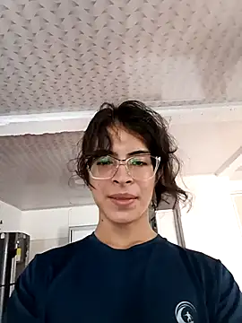 Snapshot of SoftieUwU chatting on September 2025 05:28:01 PM SoftieUwU online show from September 2025 05:28:01 PM