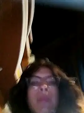 Snapshot of SoftieUwU chatting on October 2025 05:03:02 AM SoftieUwU online show from October 2025 05:03:02 AM