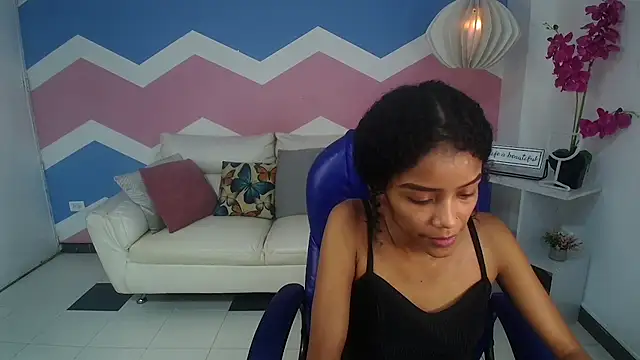 adisson petite1 online show from October 2025 05:12:01 PM