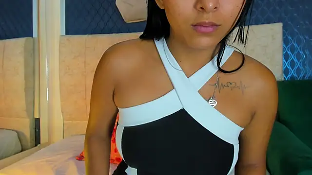 Snapshot of violett__rousee chatting on October 2025 04:19:01 PM violett rousee online show from October 2025 04:19:01 PM