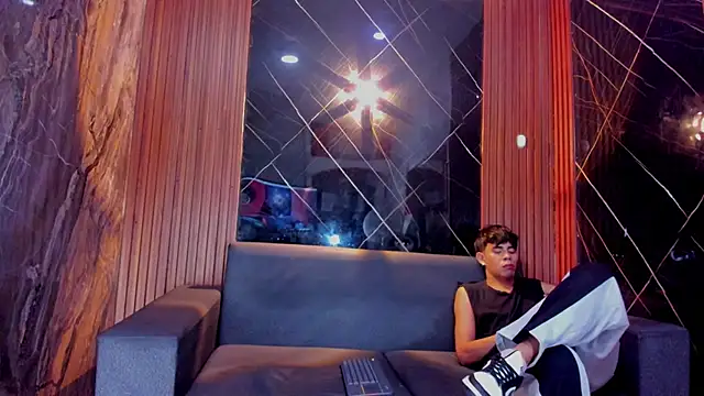 Stiben boy online show from November 2025 04:25:02 AM