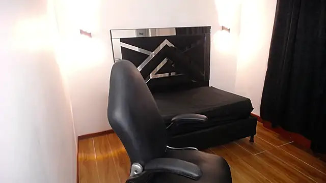 MarianaRojas  online show from December 2025 06:44:01 AM