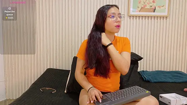 Abrilmirren online show from October 2025 11:14:02 AM