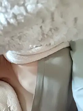 Snapshot of Paul-paul11 chatting on December 2025 02:42:01 AM Paul-paul11 online show from December 2025 02:42:01 AM