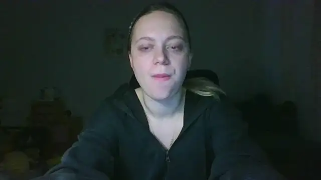 Snapshot of Cynoraye chatting on February 2026 01:37:01 AM Cynoraye online show from February 2026 01:37:01 AM